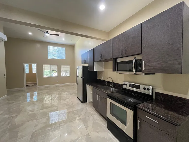 2739 Eltinge Dr — Photo 6