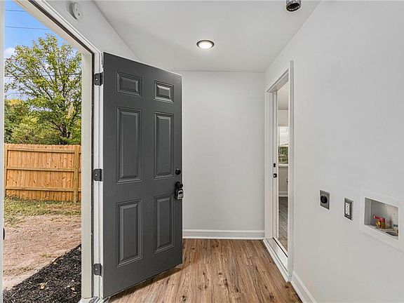5th image of 2859-6 Van Brunt Blvd
