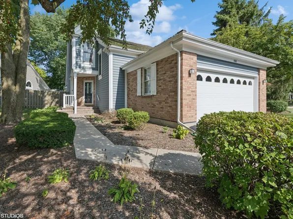 430 Park Barrington Dr, Barrington, IL 60010