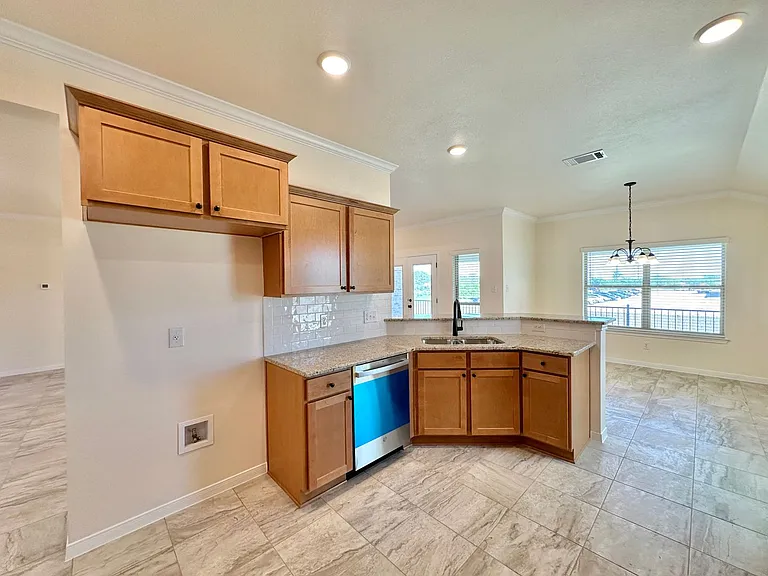 905 Galloway Dr — Photo 15