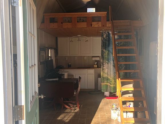 4th image of 696 Spruce Creek Dr