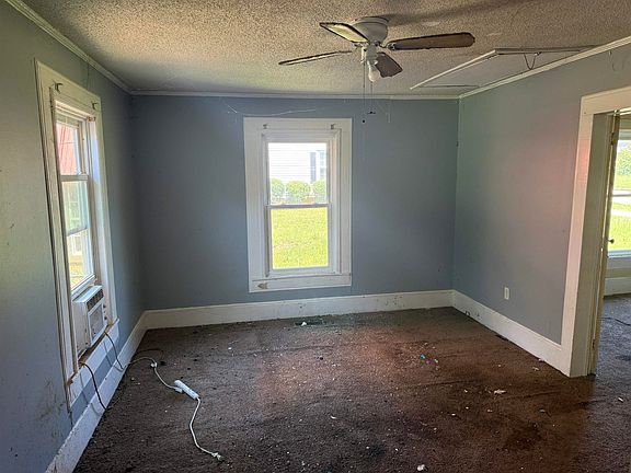 4th image of 13 B St