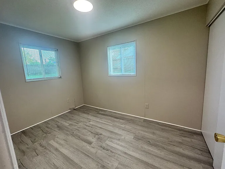 511 Everett Ln #2 — Photo 8