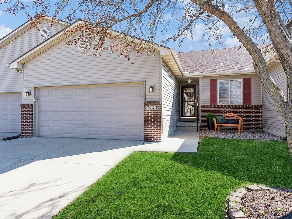 1st image of 3119 SE Turnberry Dr