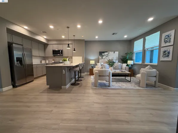 558 Clover Cir, Milpitas, CA 95035