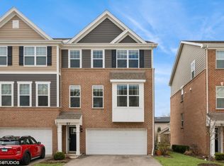 57 Timber Wolf Dr, Wheeling, IL 60090