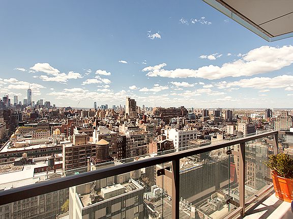 4th image of 101 W 24th St APT 24B