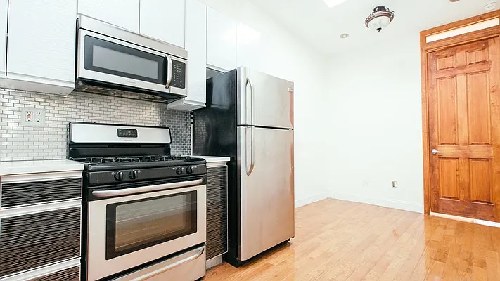 Rented by Nooklyn NYC LLC | media 18