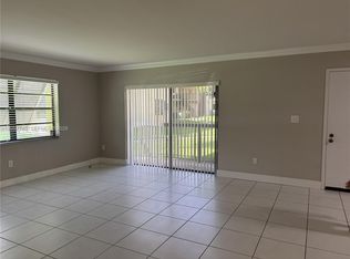 7965 SW 86th St APT 105, Miami, FL 33143