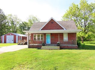 28 Stamp Dr, Scott City, MO 63780