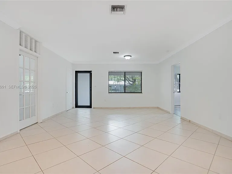 8045 SW 62nd Ct — Photo 4
