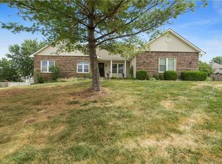 2729 SW Monarch Dr, Lees Summit, MO 64082