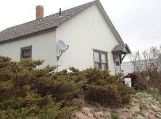 213 E Cedar St, Rawlins, WY 82301