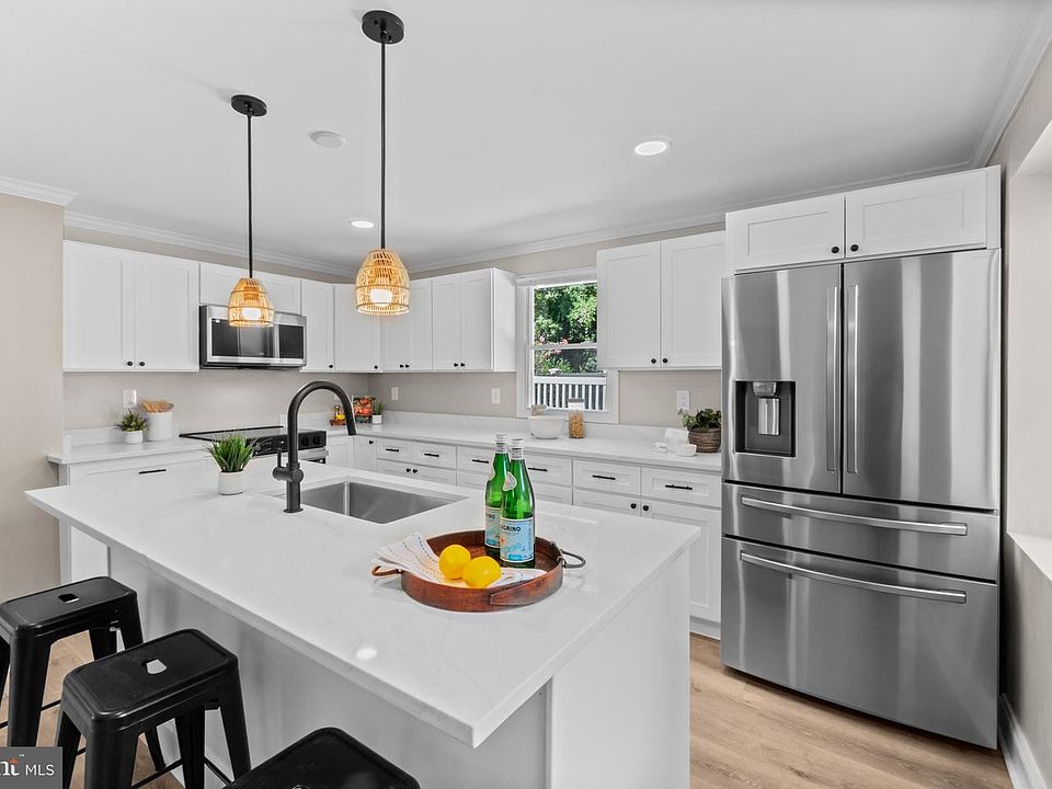 1st image of 138 Carvel Beach Rd