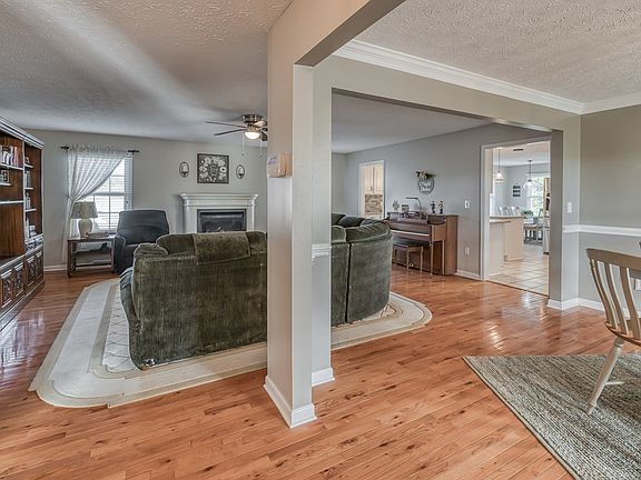 5th image of 17996 Glenwood Dr