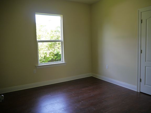 4th image of 4142 Mirabeau Ave