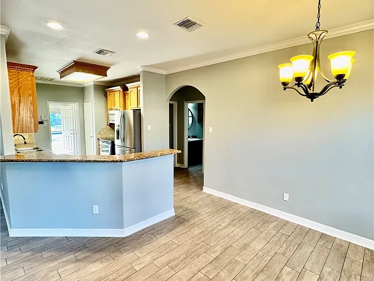 5722 Loire Blvd — Photo 6