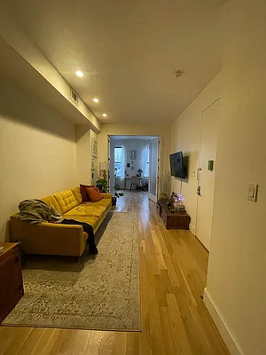 Rented by Space Link Realty | media 14