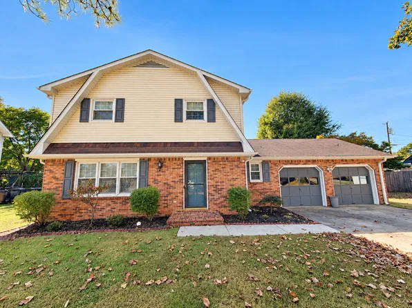 1307 Count Mallard Dr SE, Decatur, AL 35601