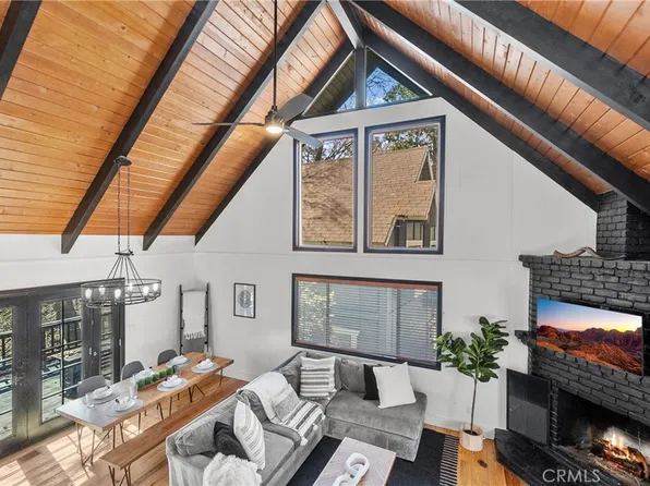28886 Cedar Dr, Lake Arrowhead, CA 92352