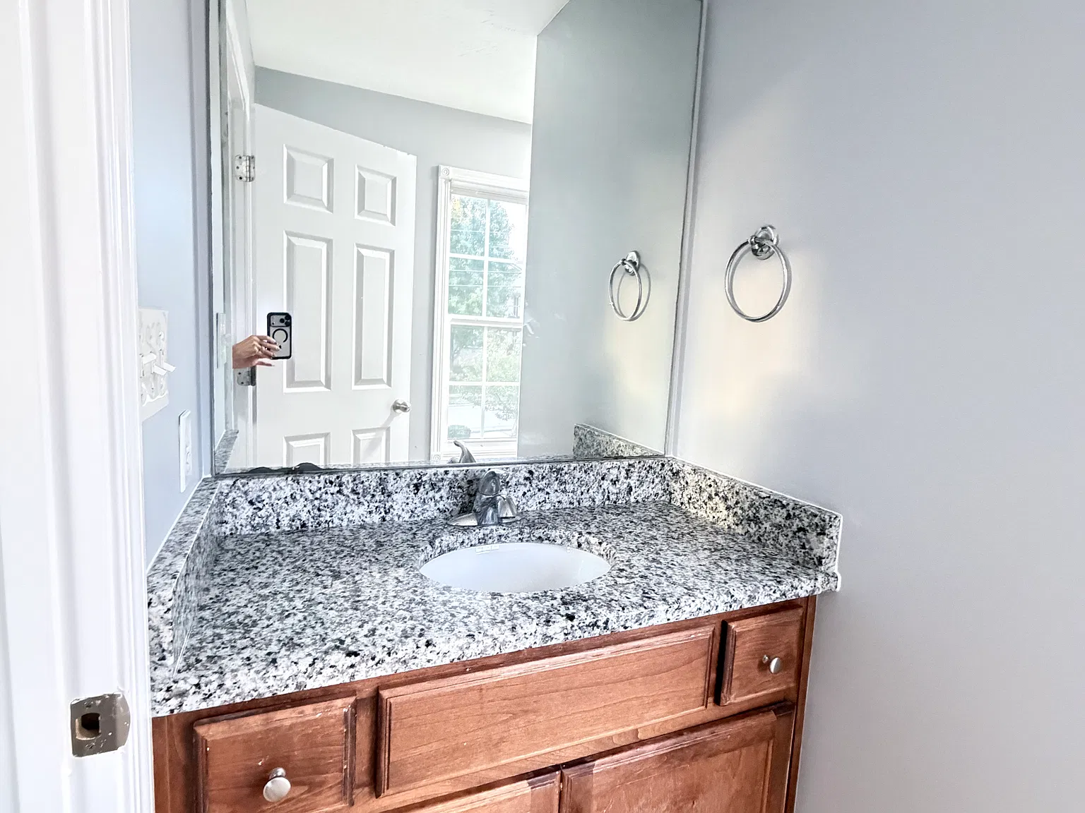 2 bed, 2.5 bath, 1233 sqft, $1,100 — Photo 4
