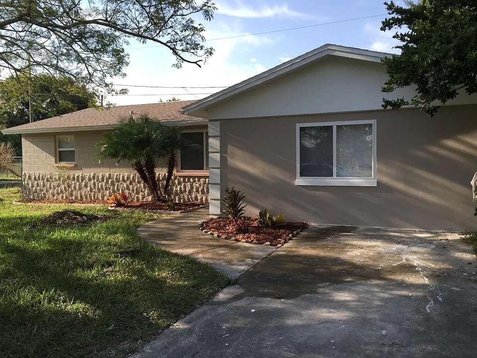 5591 97th Ter N