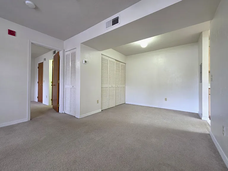 2360 SW Archer Rd #912 — Photo 5