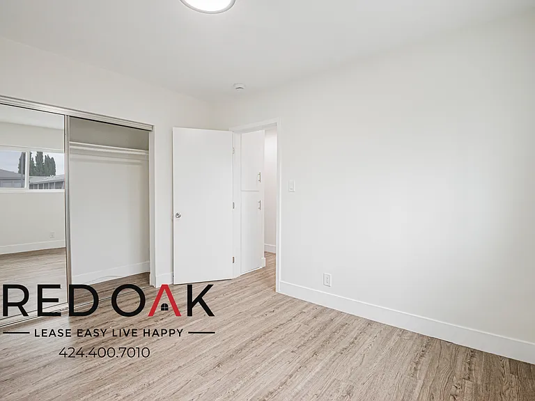 4070 Venice Blvd #9 — Photo 18
