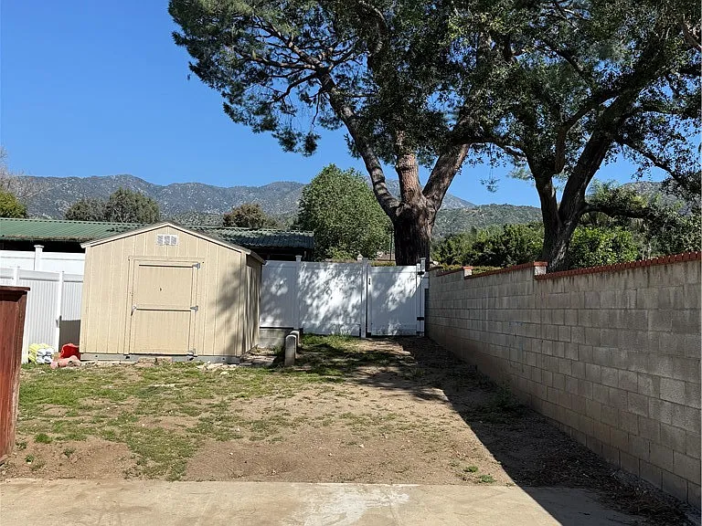 1147 E Lemon Ave — Photo 13