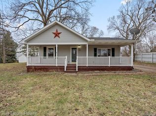 4128 E Hill Rd, Grand Blanc, MI 48439