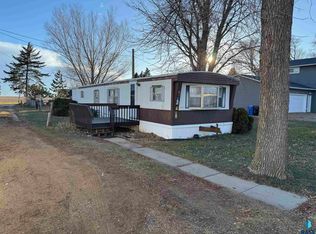 331 Dewey Ave, Chancellor, SD 57015