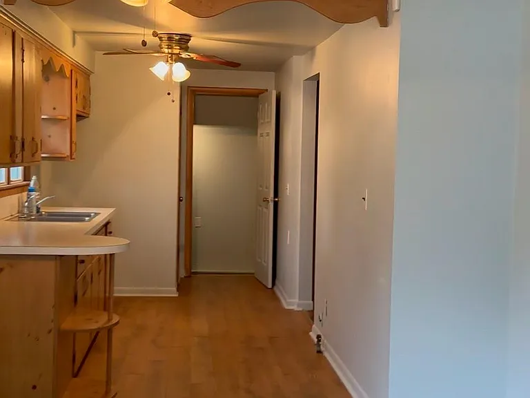 2011 Marlow — Photo 10