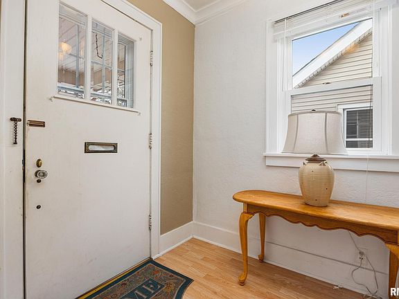 5th image of 1208 W Margaret Ave