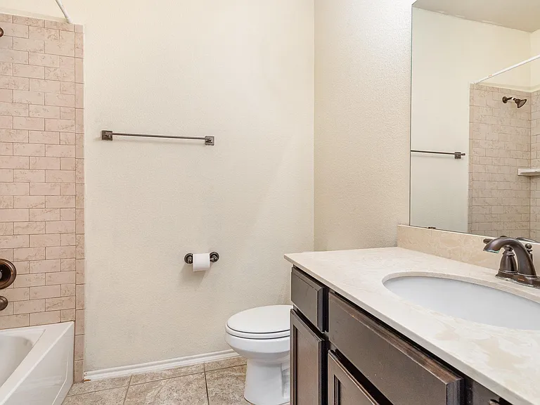 208 Whitman Dr — Photo 19
