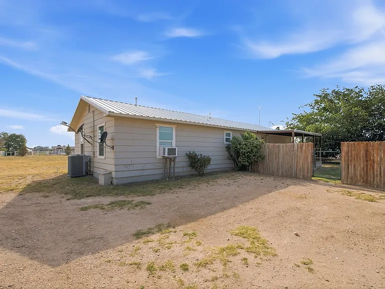 4401 S County Road 1131 — Photo 29