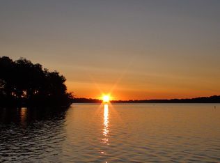 N29W27476 Peninsula Dr, Pewaukee, WI 53072