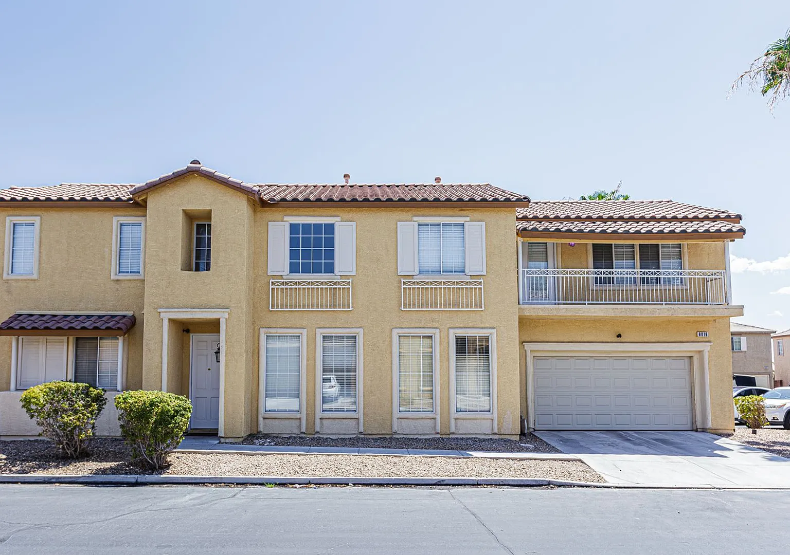 2 Master Suites in a gated community — Photo 1