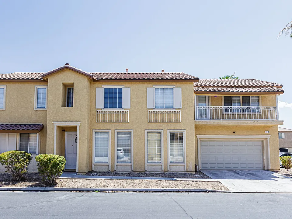8018 Retriever Ave