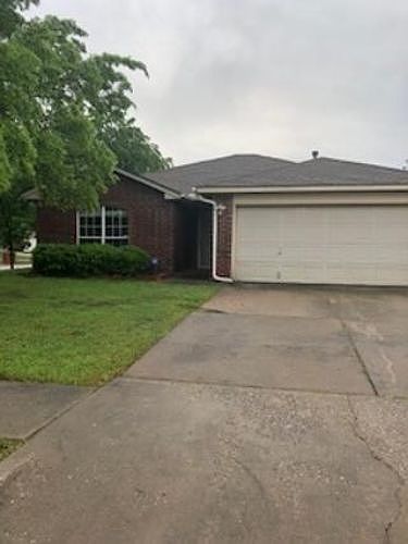 1st image of 1440 Forest Glenn Cir