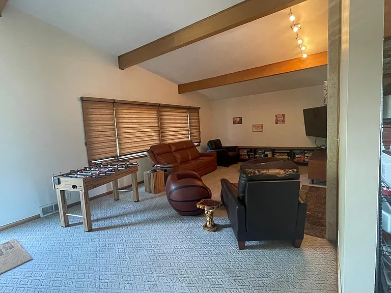 10618 Hilltop Rd — Photo 8