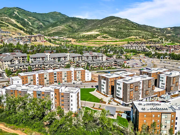 Slopeside Village at Park City — Photo 60
