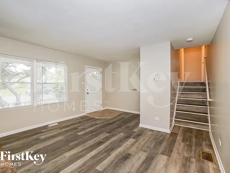 4200 Arlington Dr — Photo 3