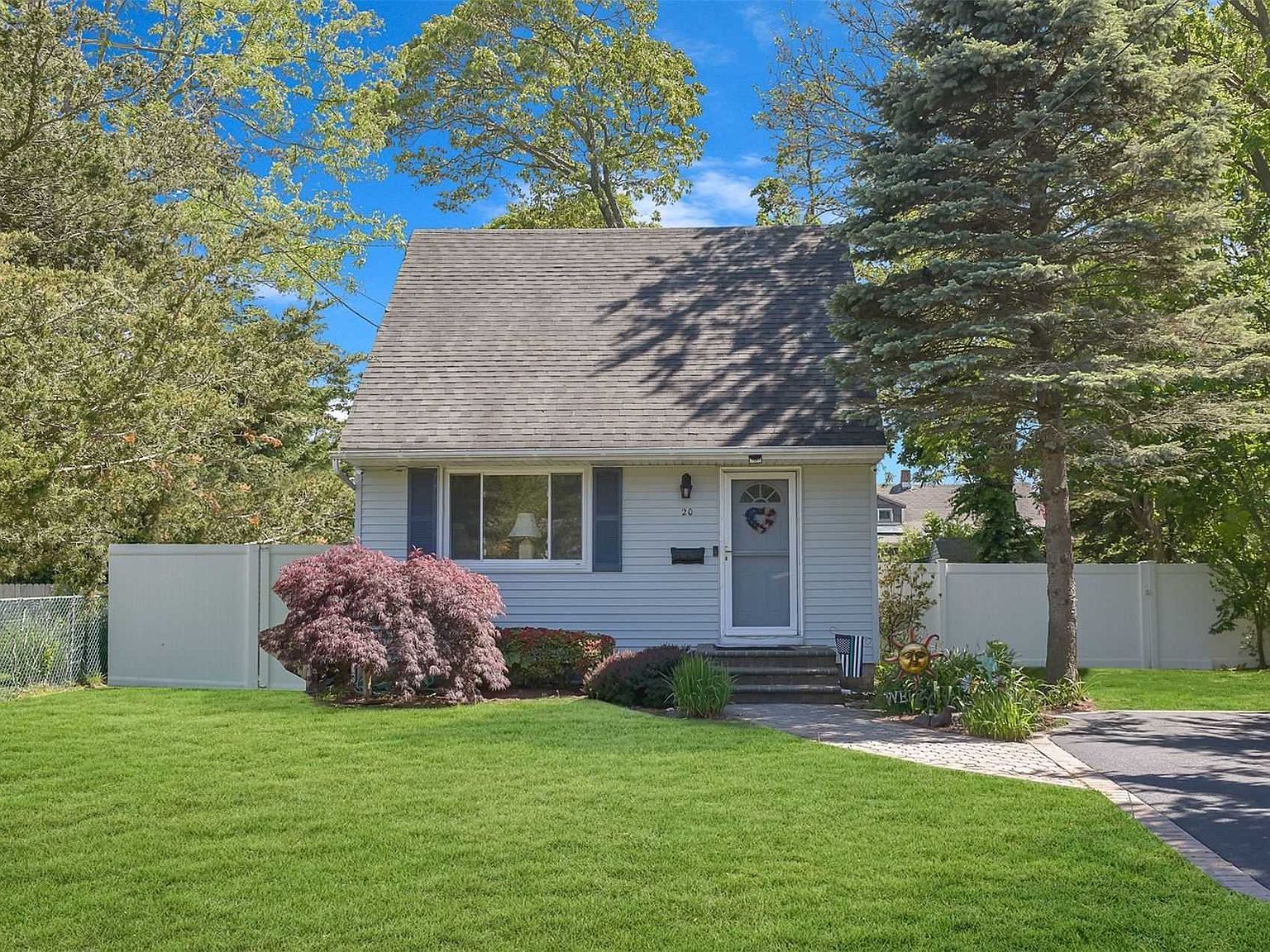 20 Spruce Street, Islip, NY 11751 Zillow
