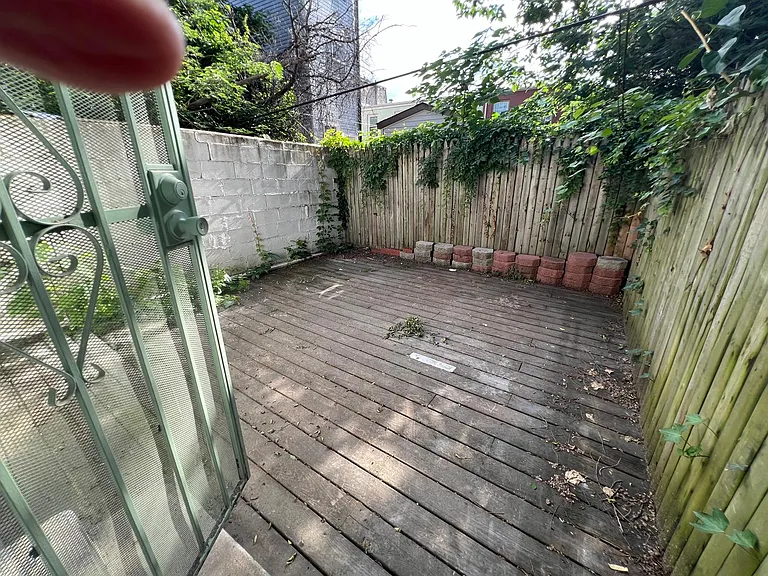 669 N Brooklyn St — Photo 27
