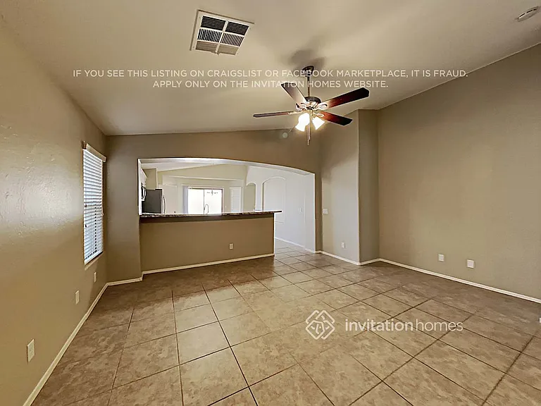 32634 N Cherry Creek Rd — Photo 4