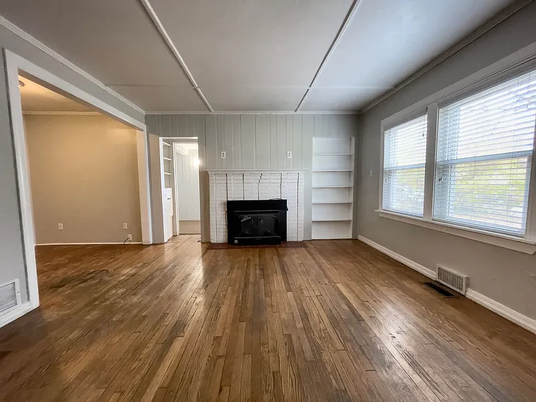 1408 N Mann Ave — Photo 9