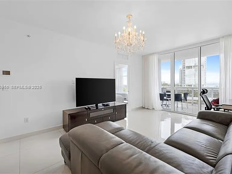 18201 Collins Ave #902 — Photo 5