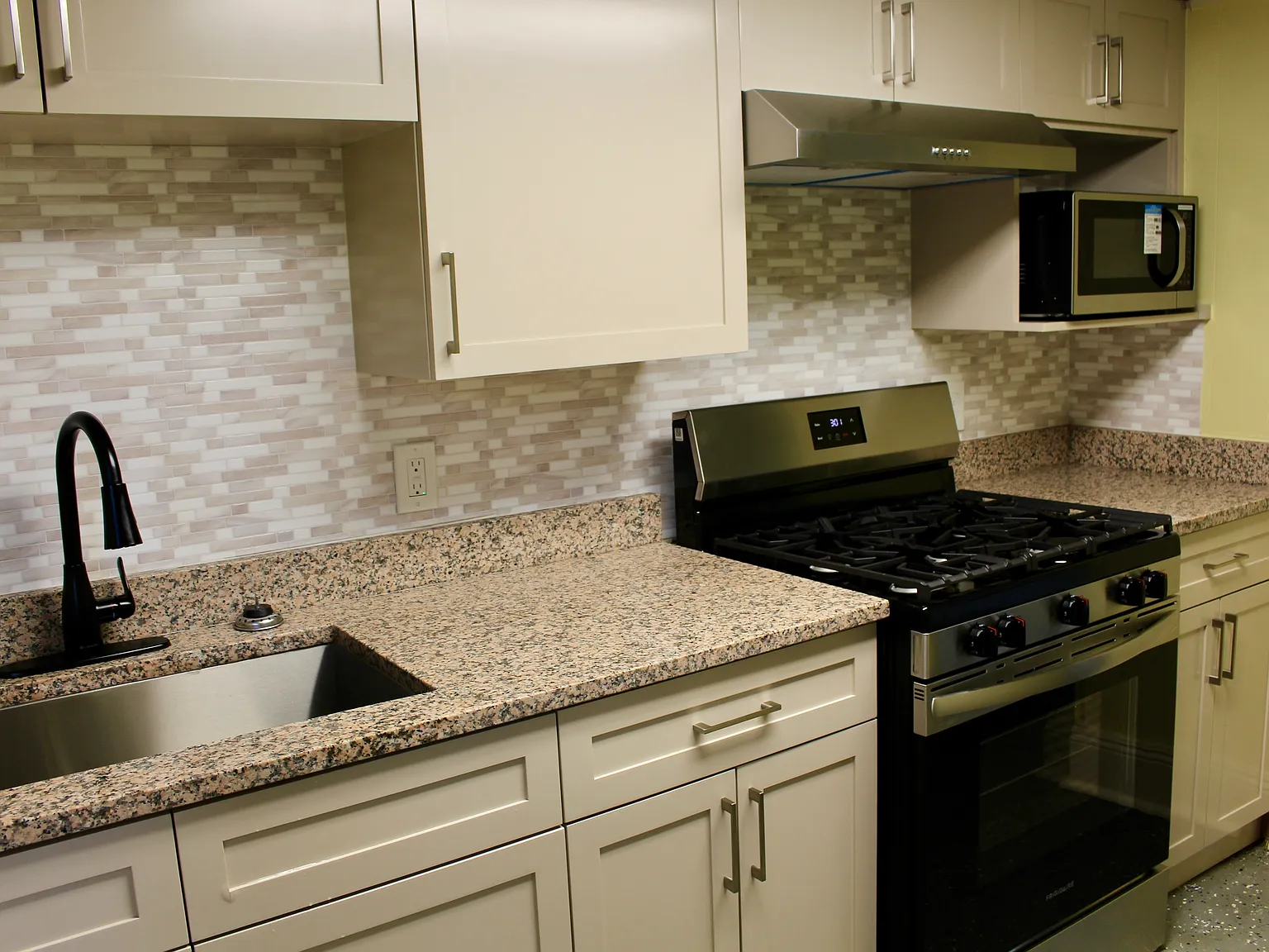 1 bed, 500 sqft, $1,400 — Photo 3