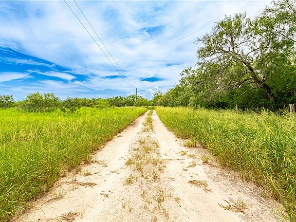 4th image of 229 E Fm 628