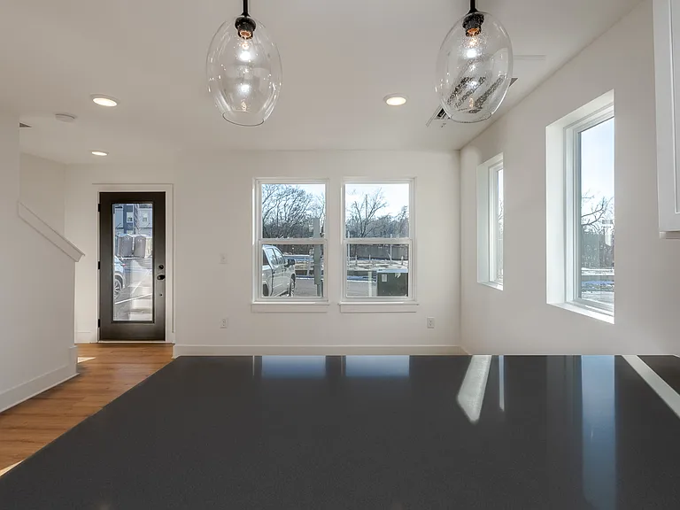 102 Duke St #1-8-1 — Photo 14